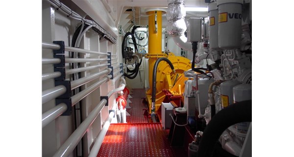 濰坊東洋?？浦毓び邢薰镜慕g吸式挖泥船如何設計液壓系統